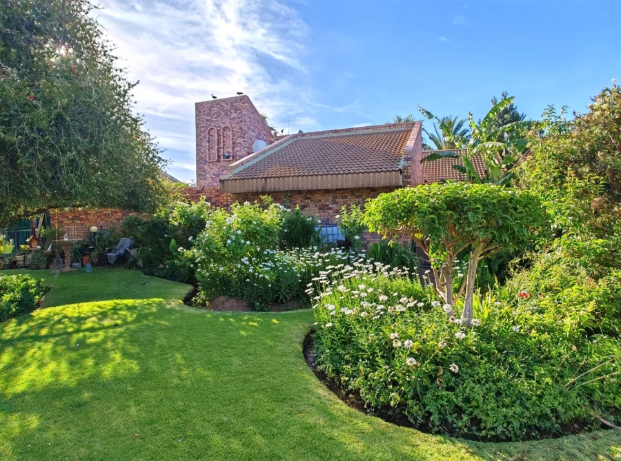5 Bedroom Property for Sale in Pellissier Free State